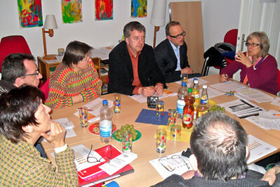 Elvira Drobinski-Weiß und der Kreisvorstand der SPD Ortenau im Gespräch mit Karen Marlange-Köllerer *